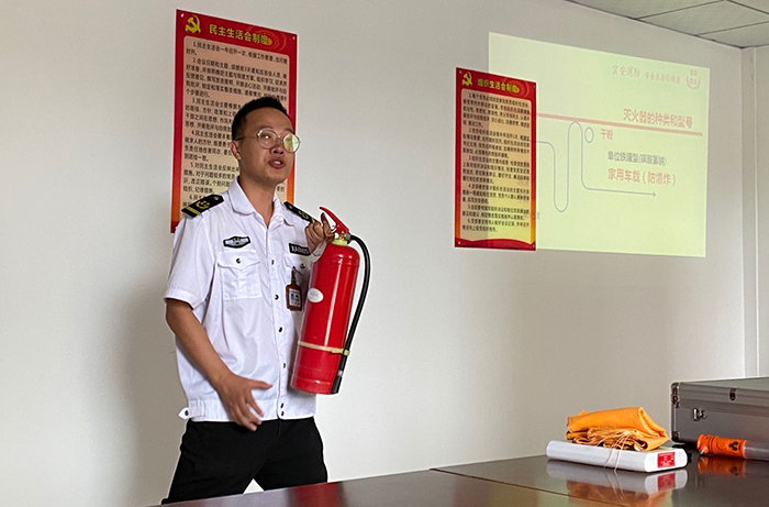 市城投物業(yè)公司舉辦“珍惜生命、遠(yuǎn)離火災(zāi)”消防安全專題學(xué)習(xí)培訓(xùn)會